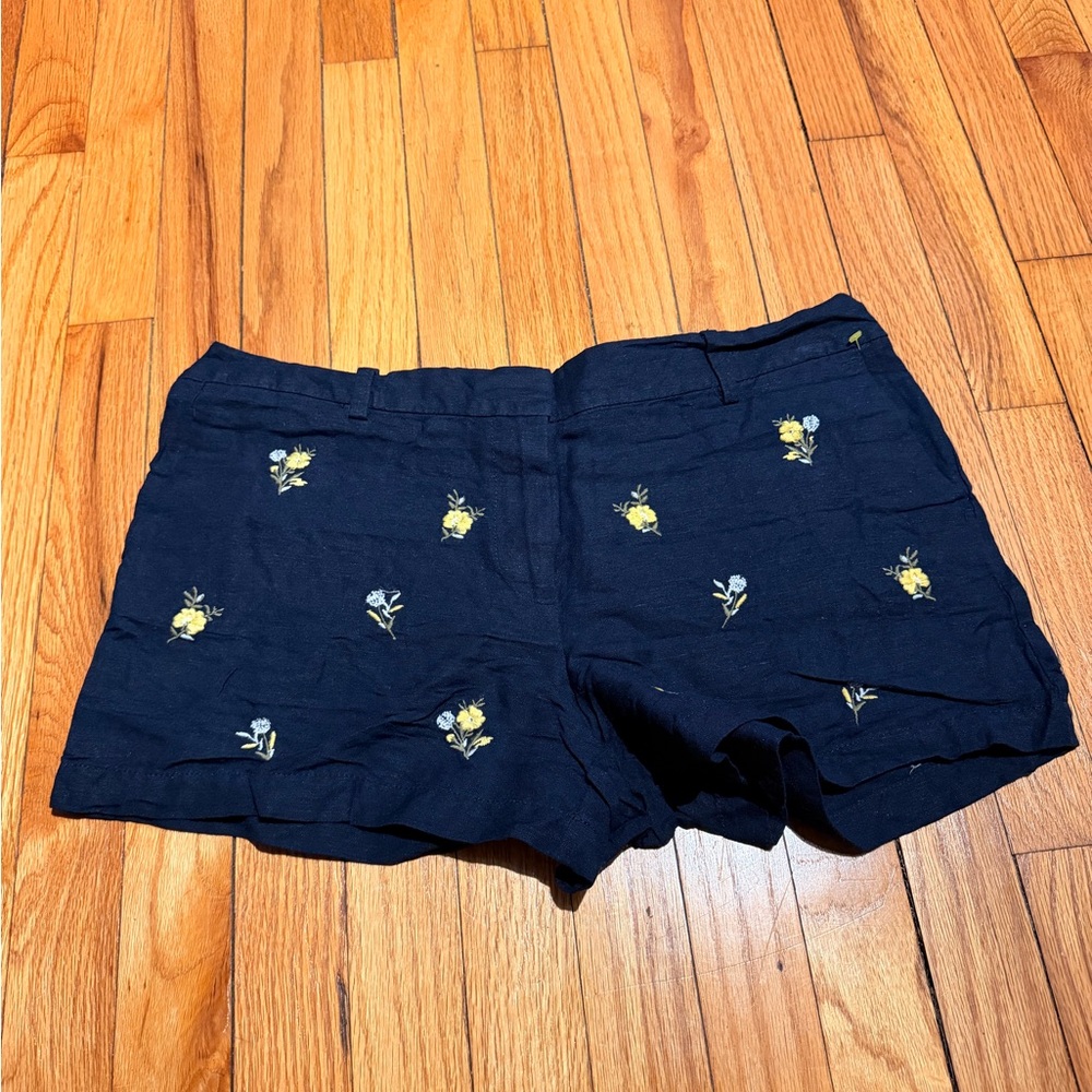 🎯LOFT Linen Navy Floral Embroidery Shorts Sz 10